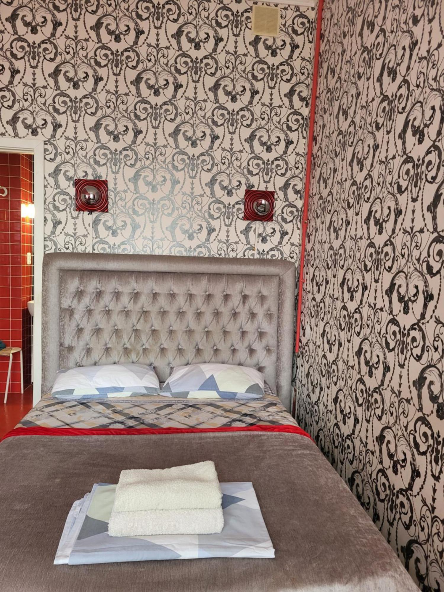 Apartment Near St. Elizabeth Church リヴィウ エクステリア 写真