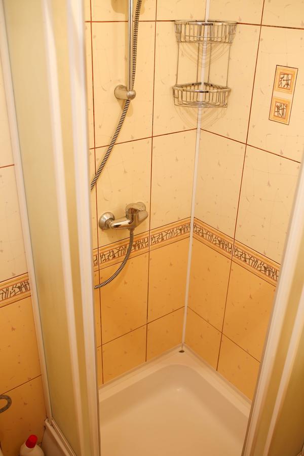 Apartment Near St. Elizabeth Church リヴィウ エクステリア 写真