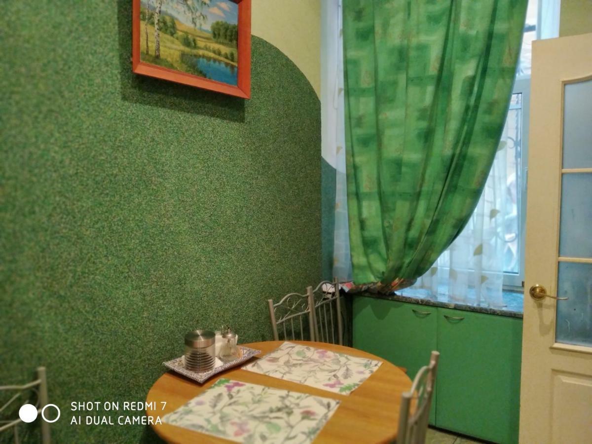 Apartment Near St. Elizabeth Church リヴィウ エクステリア 写真